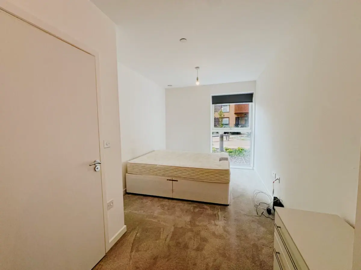 2 Rooms view 1
