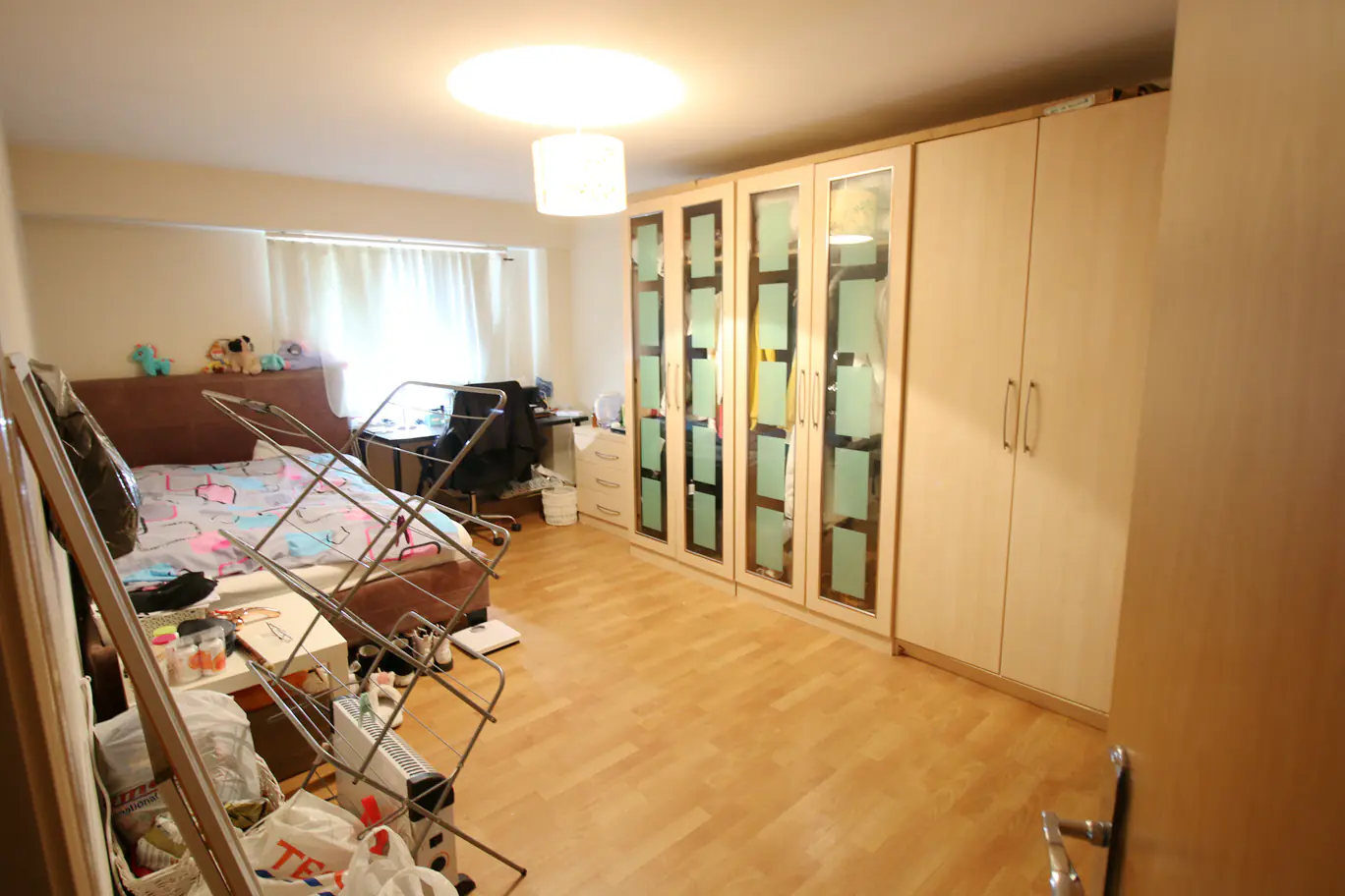 2 Rooms view 1