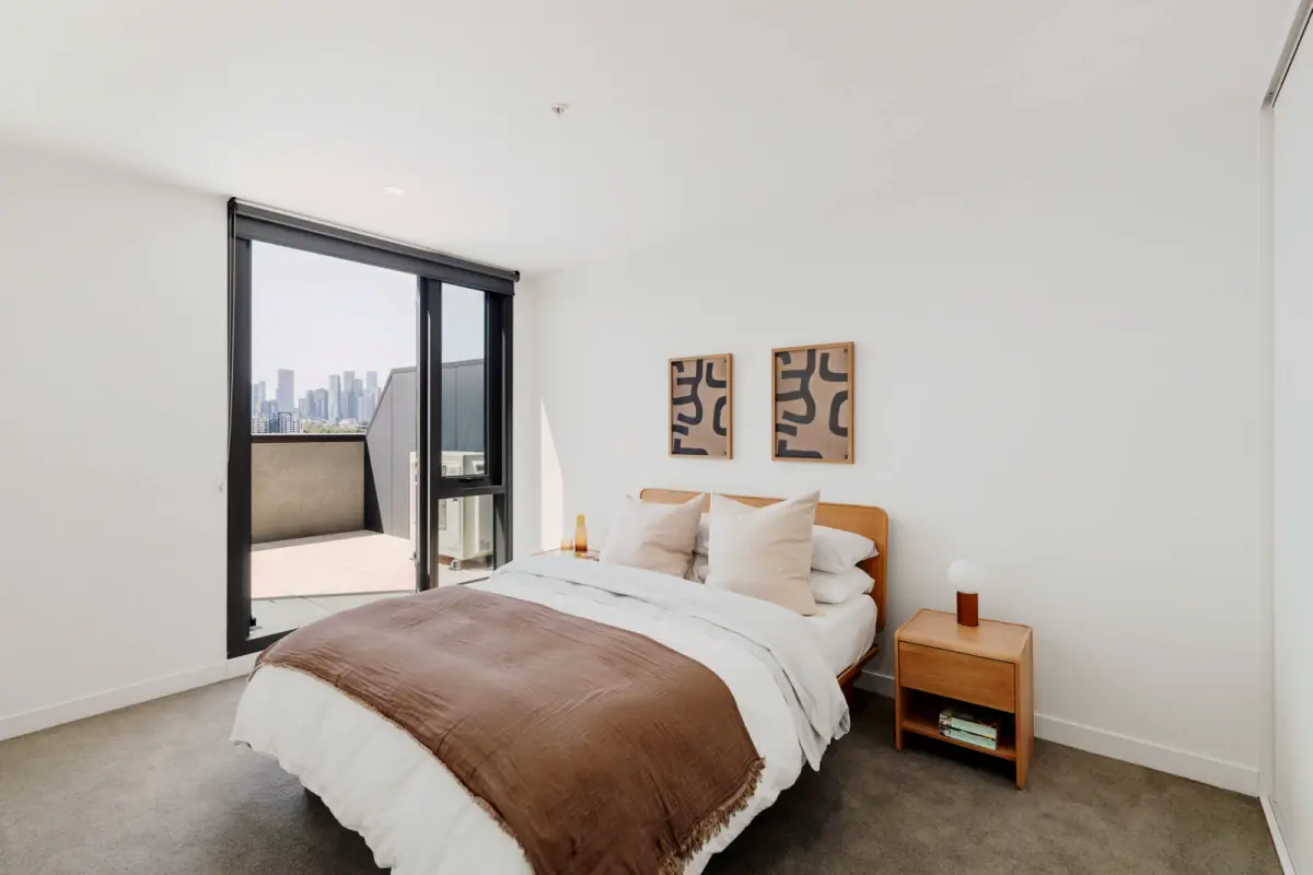 2 Rooms view 1