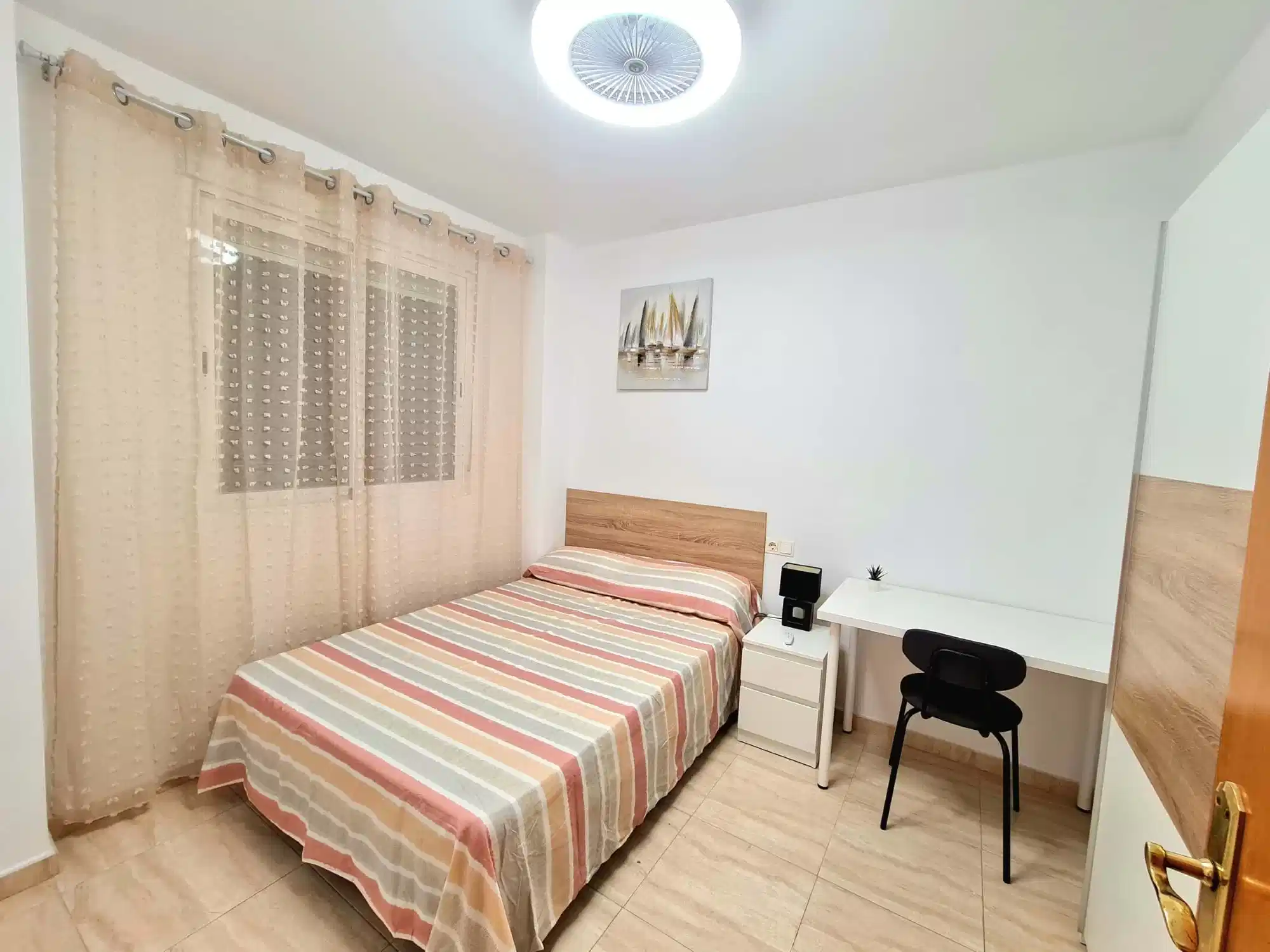 #192418: 4 Bedroom 2 Bathroom (Calle Higueras) - Bedroom