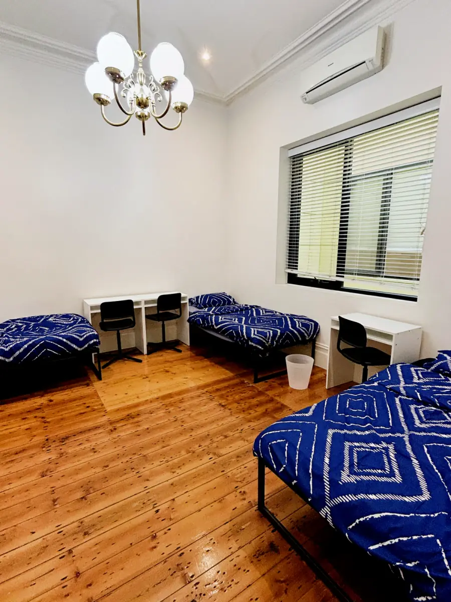 3 Rooms view 1
