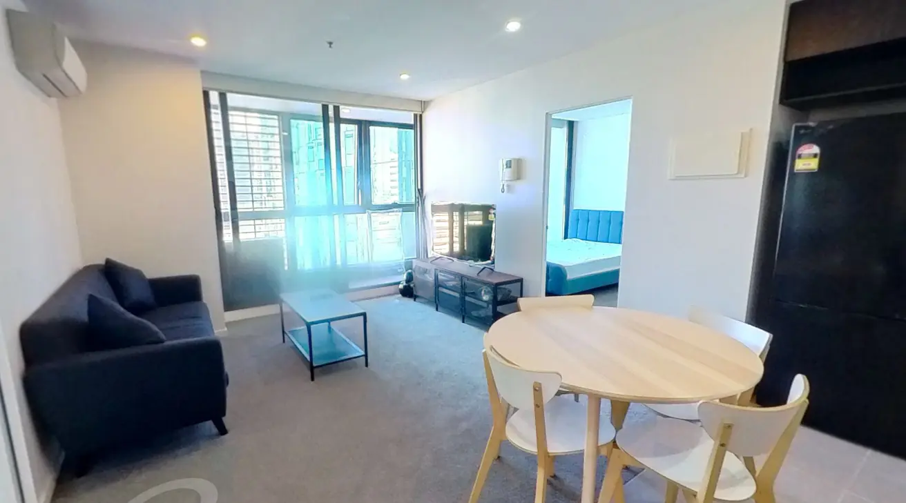 2 Rooms view 1