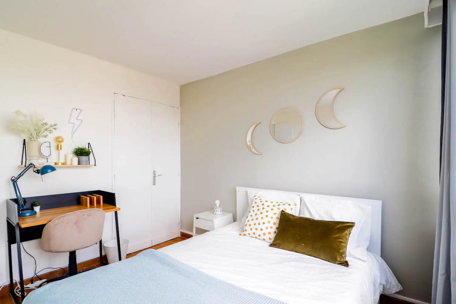 4BR/1BA Rooms view 1