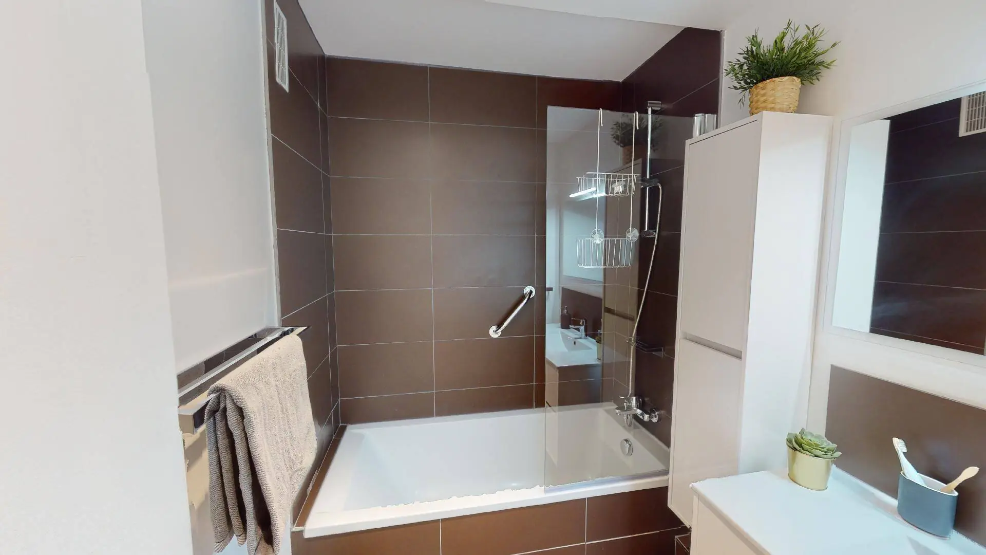 Ensuite Rooms view 1