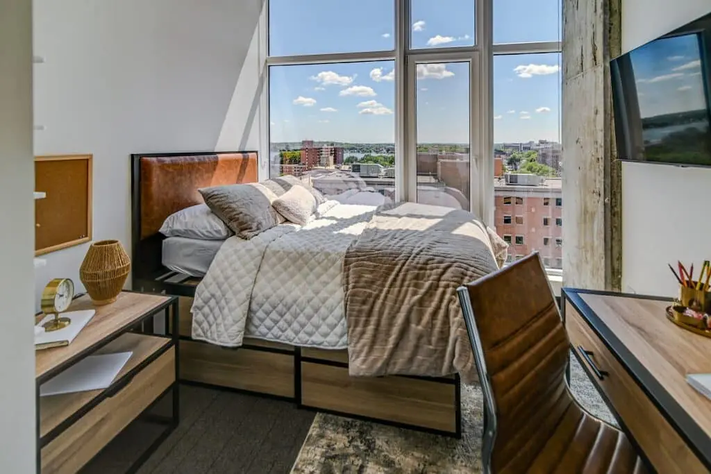 5BR/4BA Rooms view 1