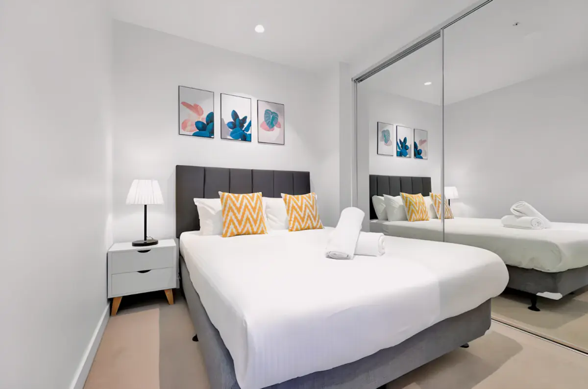 1 Rooms view 1