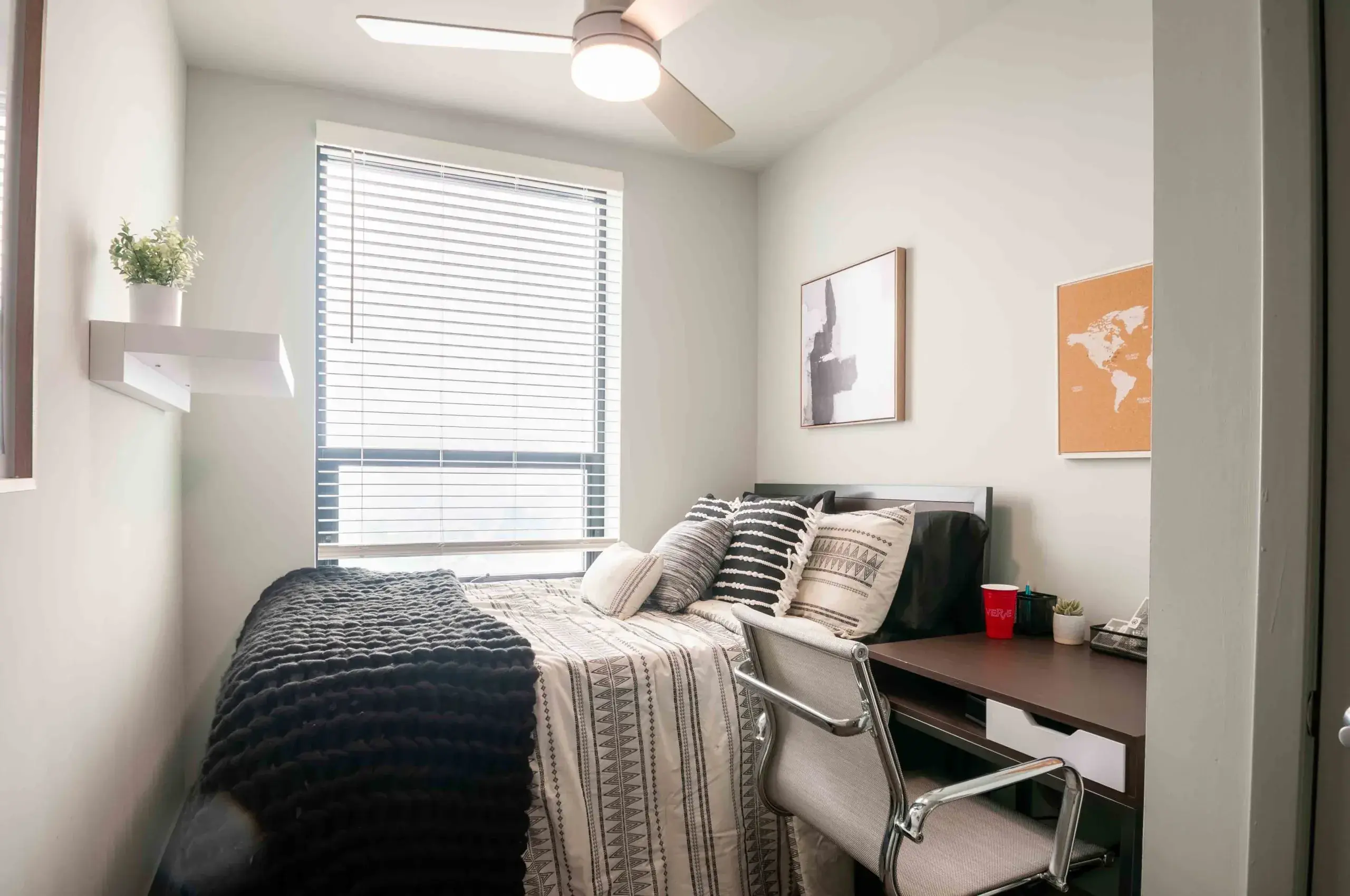 3 Rooms view 2