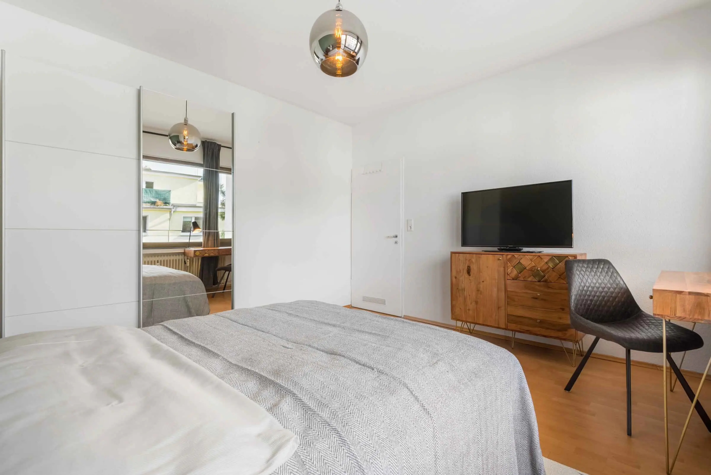Zimmer Rooms view 3