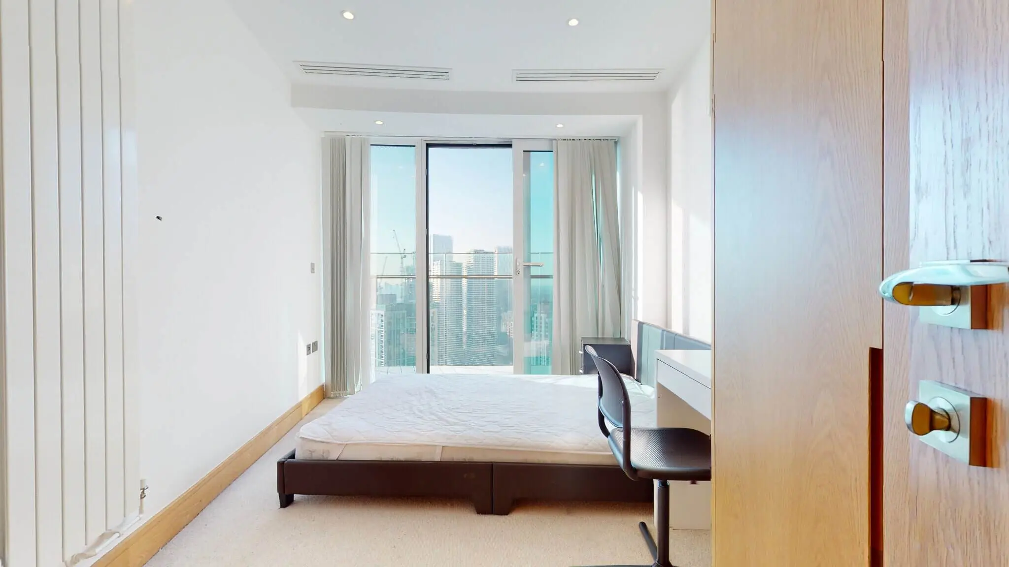 2 Rooms view 1