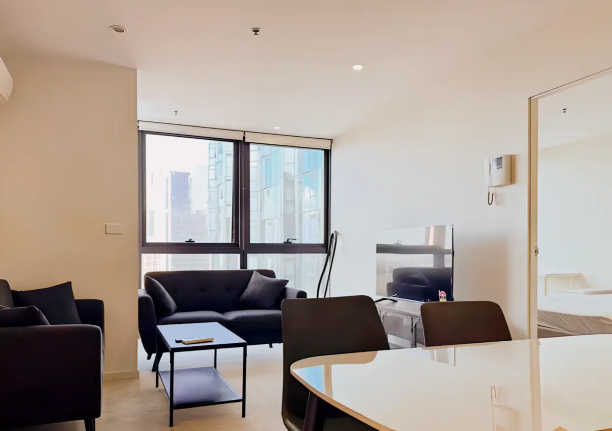 3 Rooms view 4