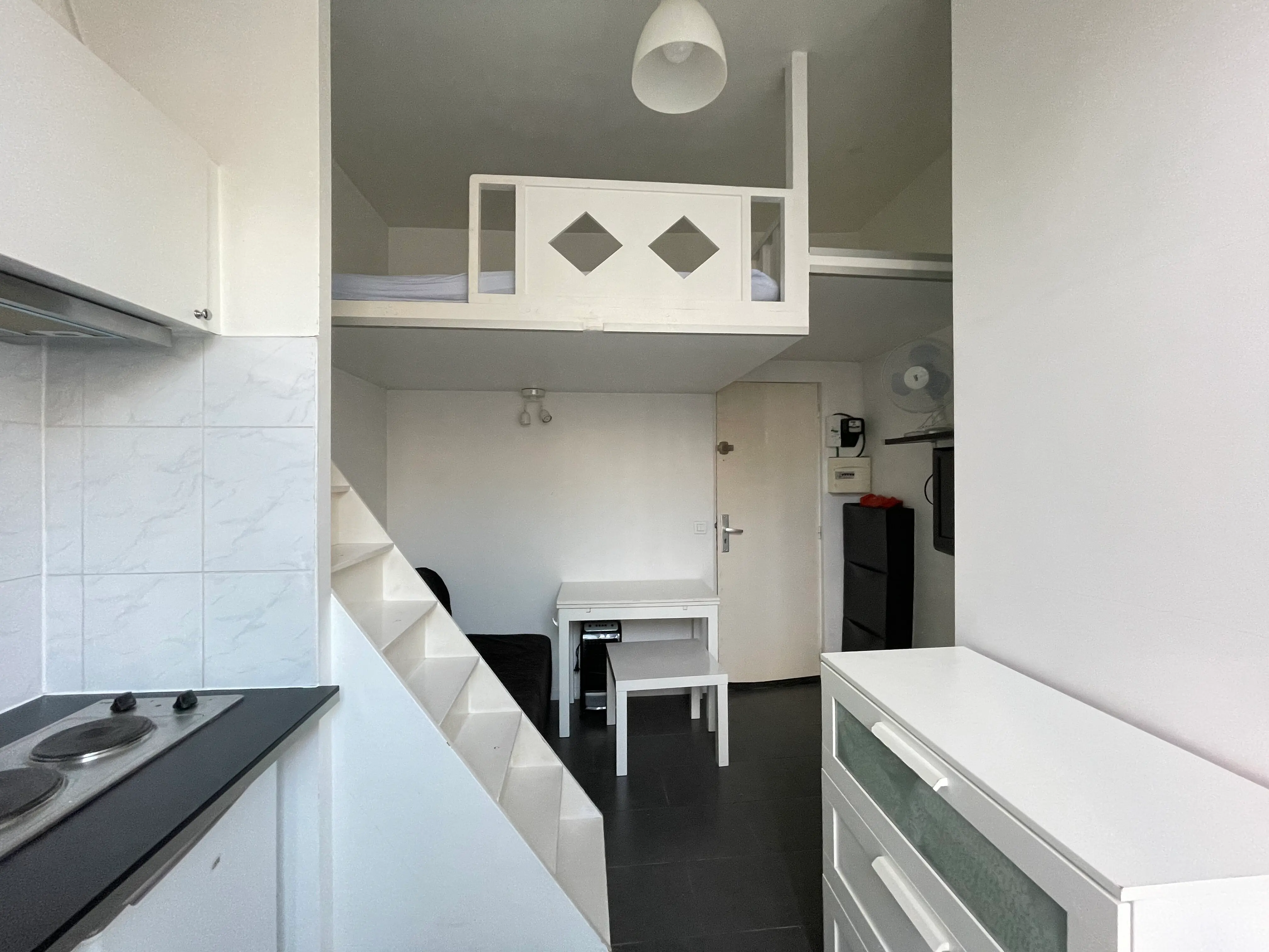 PARIS 10e·14m²·F1·Studio·With furniture