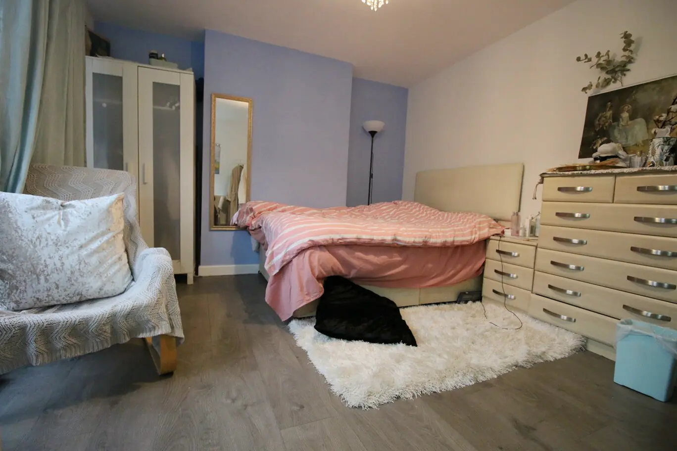2 Rooms view 1