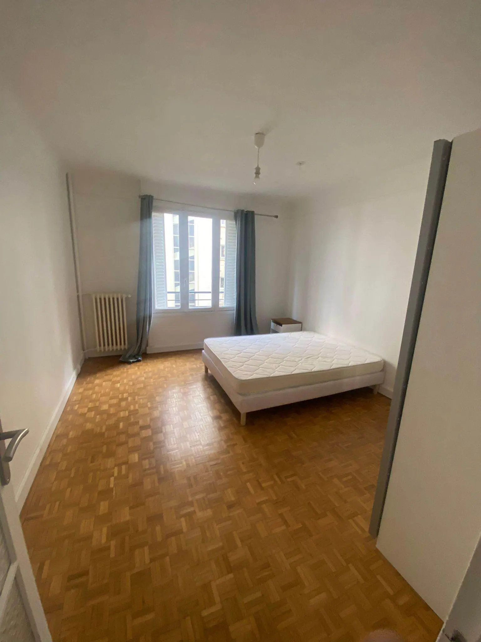 2 Rooms view 3