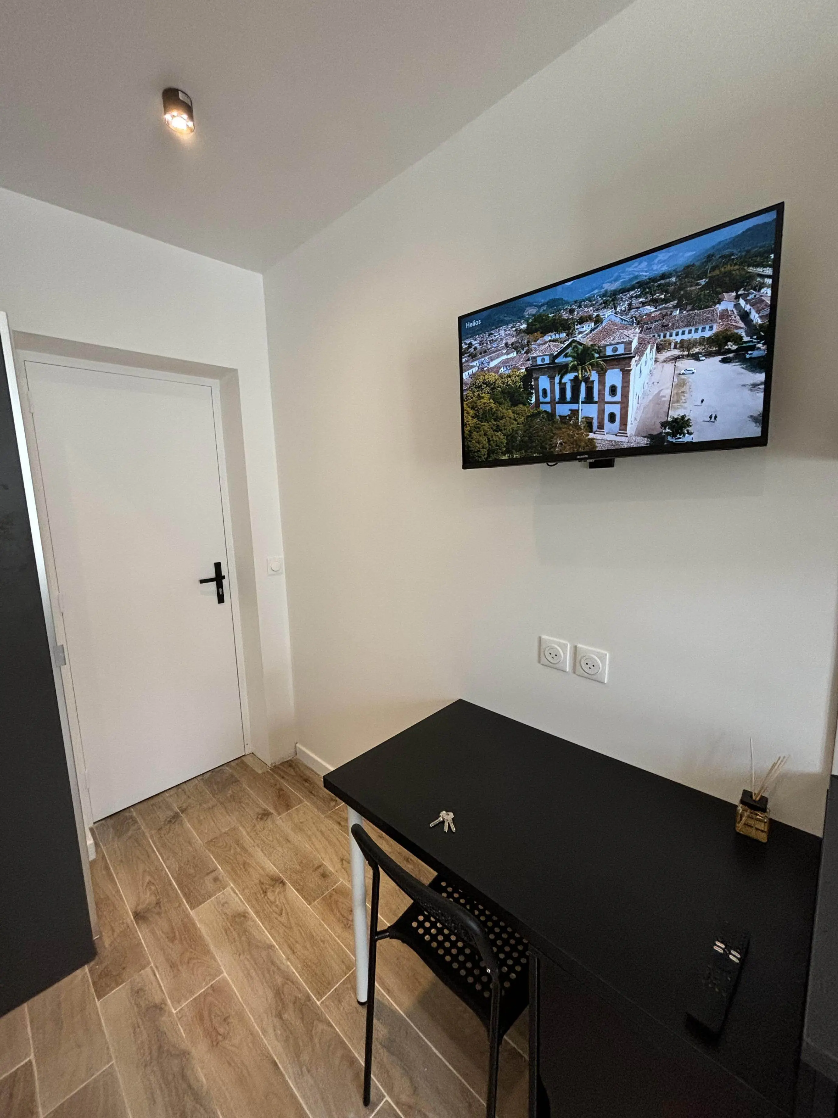 studio near Rue du Général Leclerc