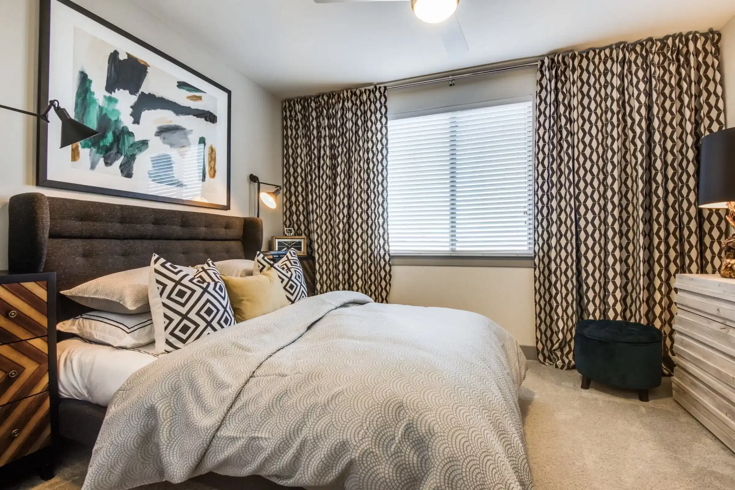 2 Rooms view 2
