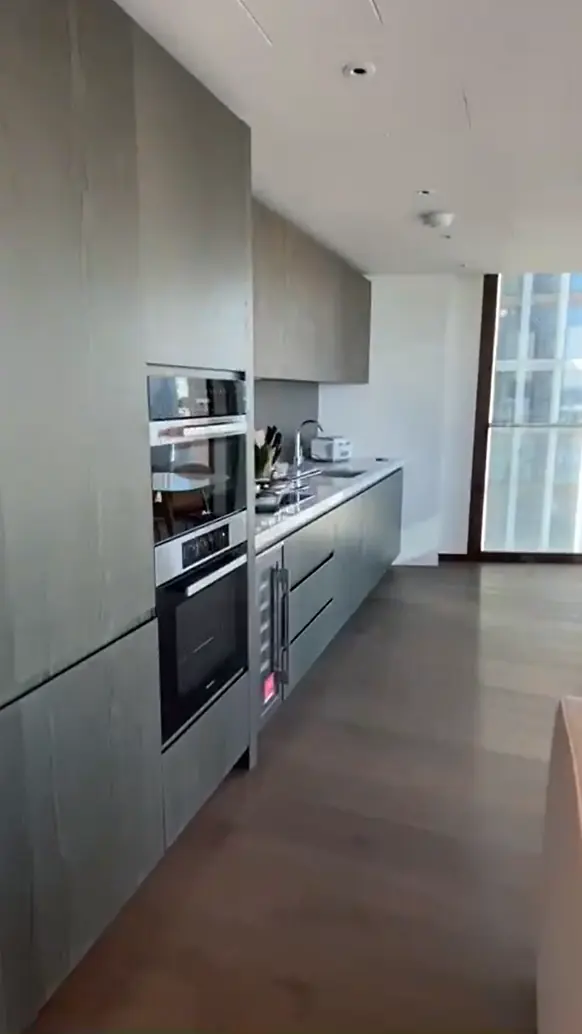 2 Rooms view 2