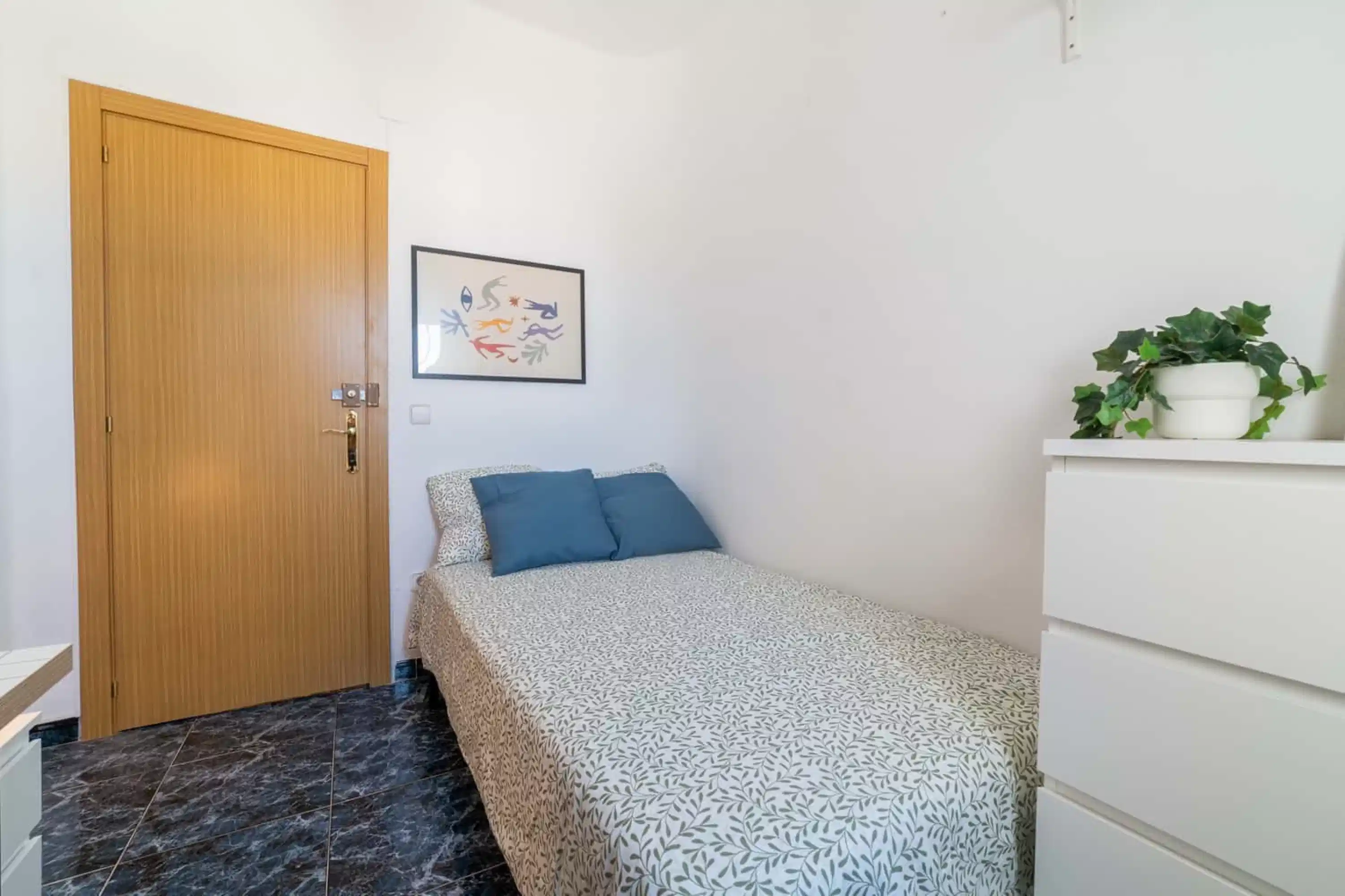 #146349: Room in 5 Bedroom 1 Bathroom (Avinguda Del Raval) - Bedroom