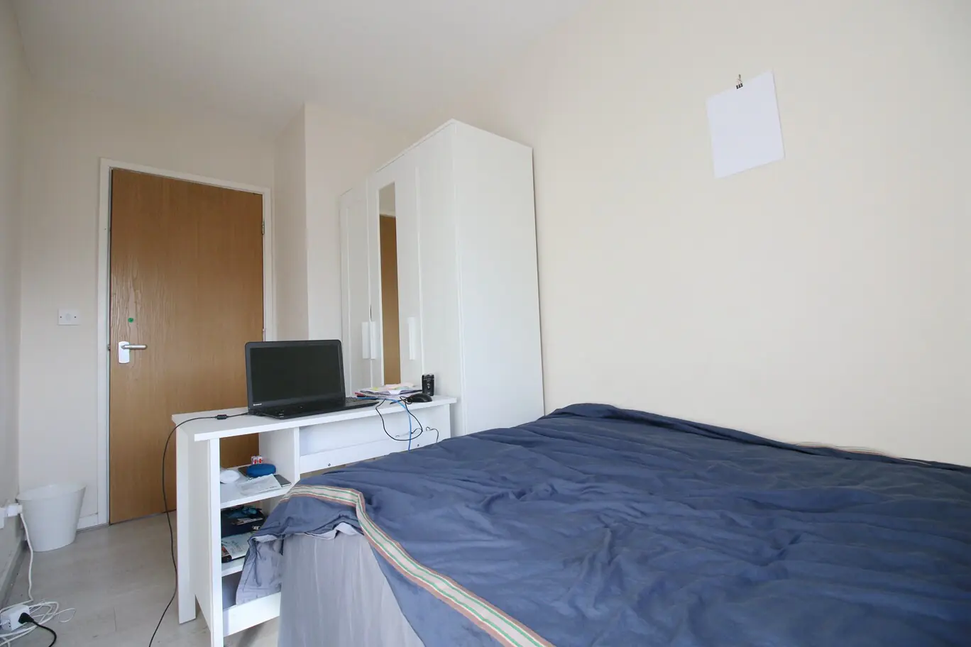 2 Rooms view 1