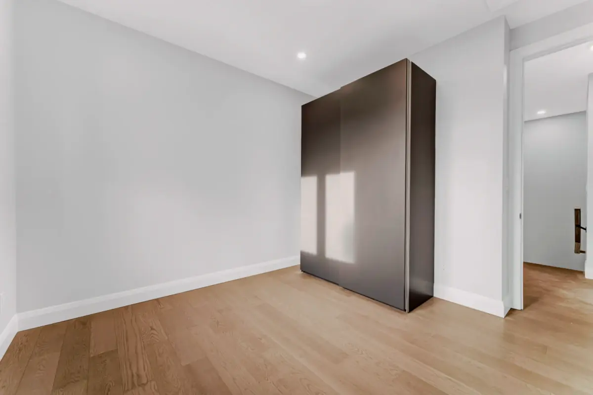 2 Rooms view 1