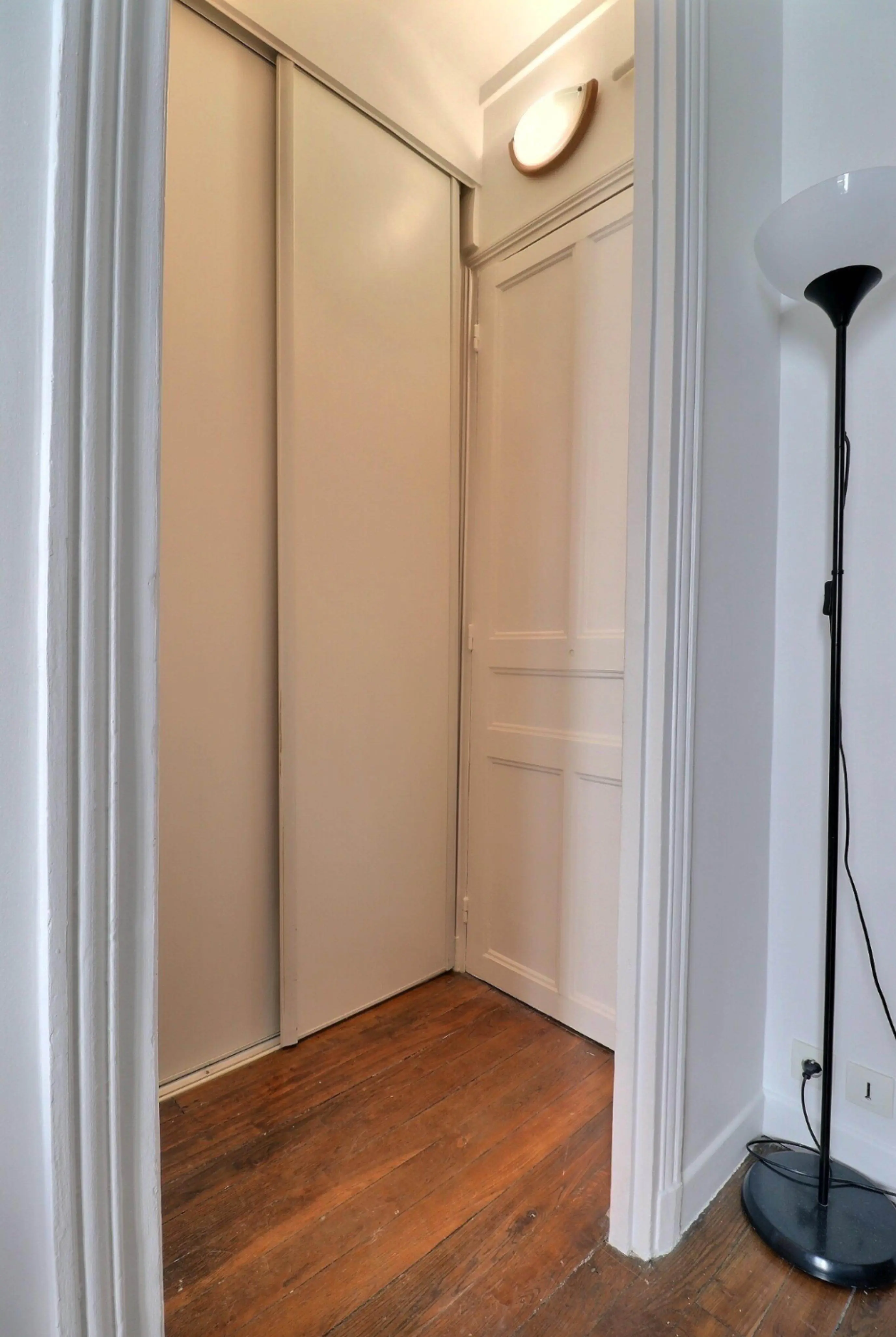 studio near Rue Yves Kermen