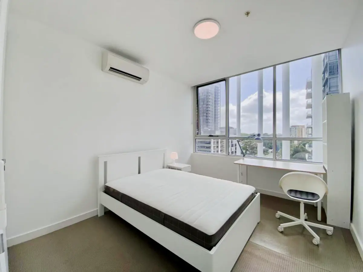 2 Rooms view 2
