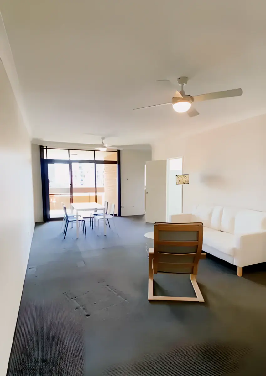 3 Rooms view 1