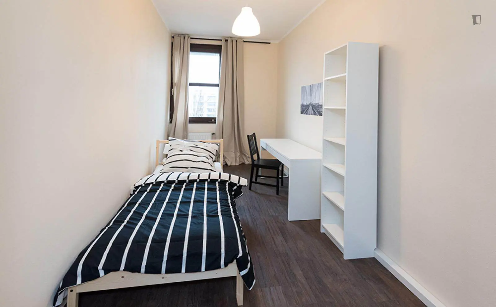 Snug single bedroom in Pasing