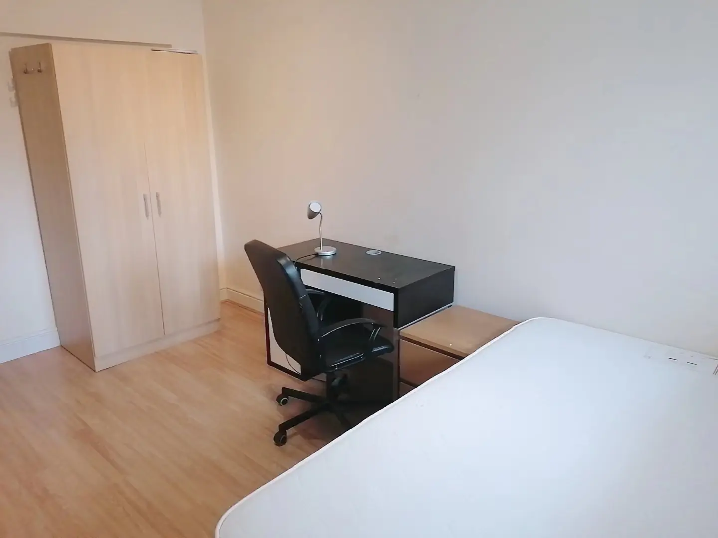 5 Rooms view 1