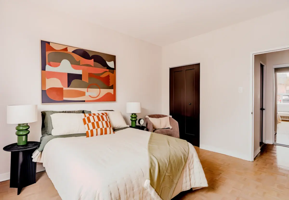 3 Rooms view 1