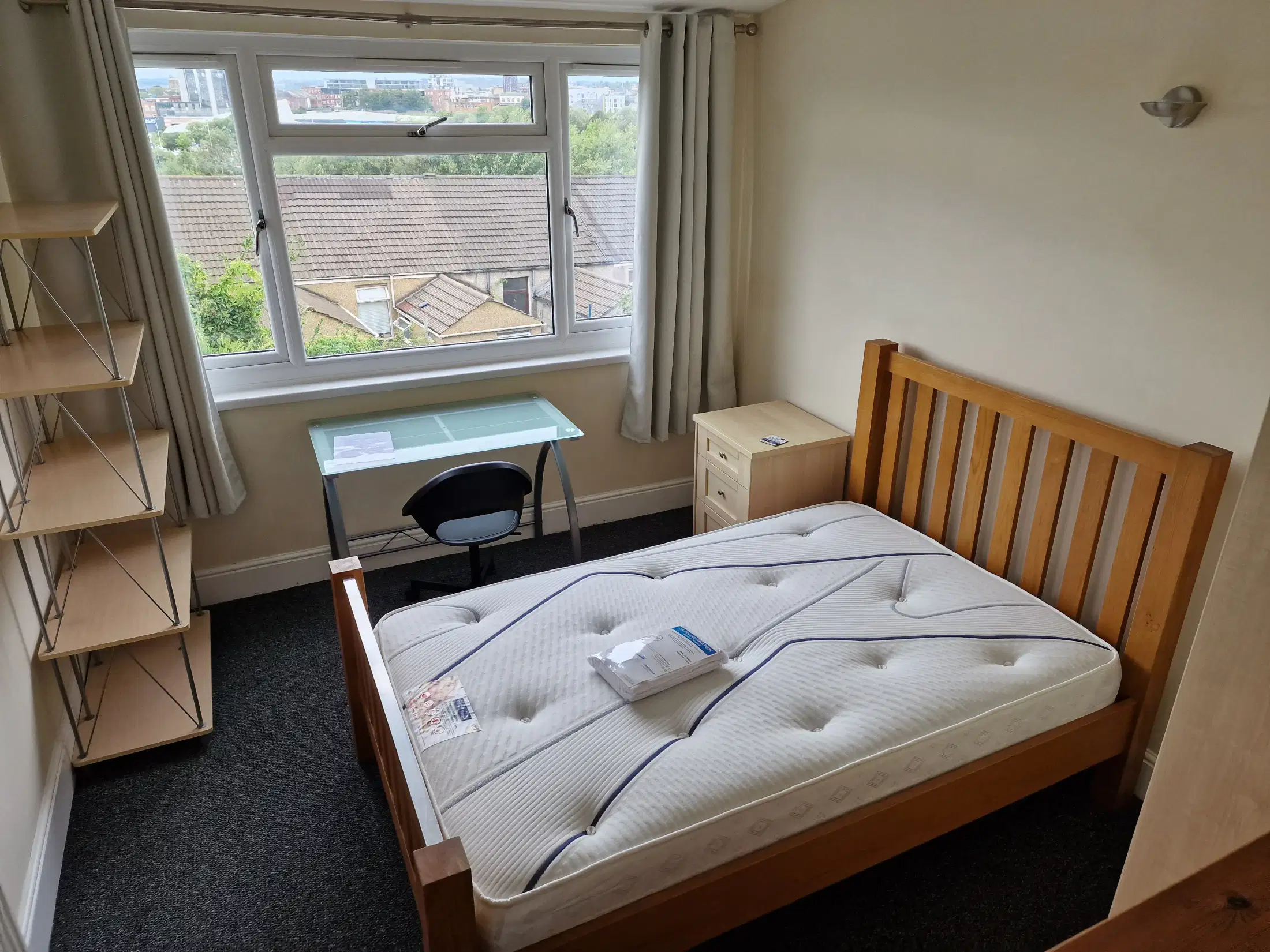6 Rooms view 1