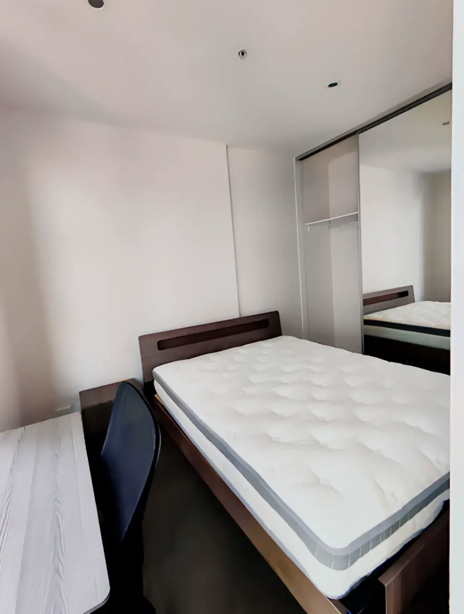 2 Rooms view 1