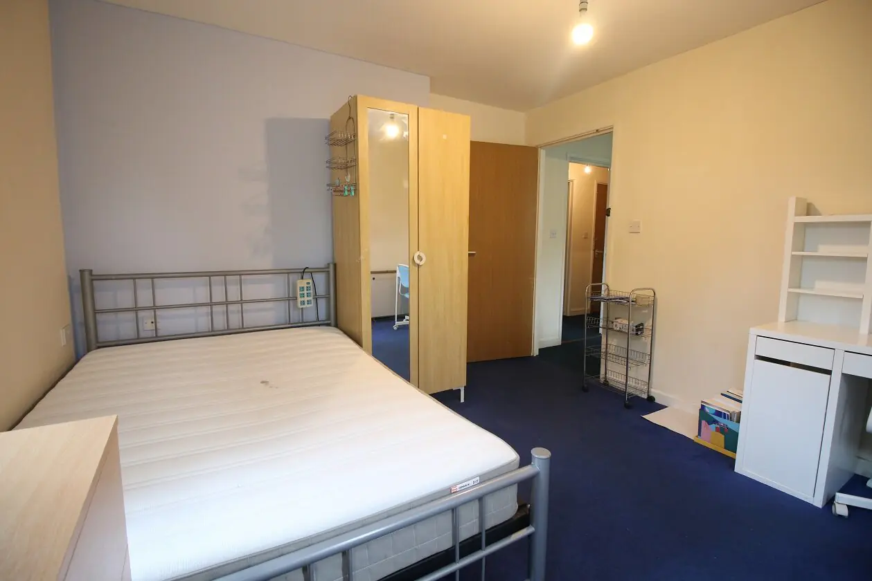 2 Rooms view 1