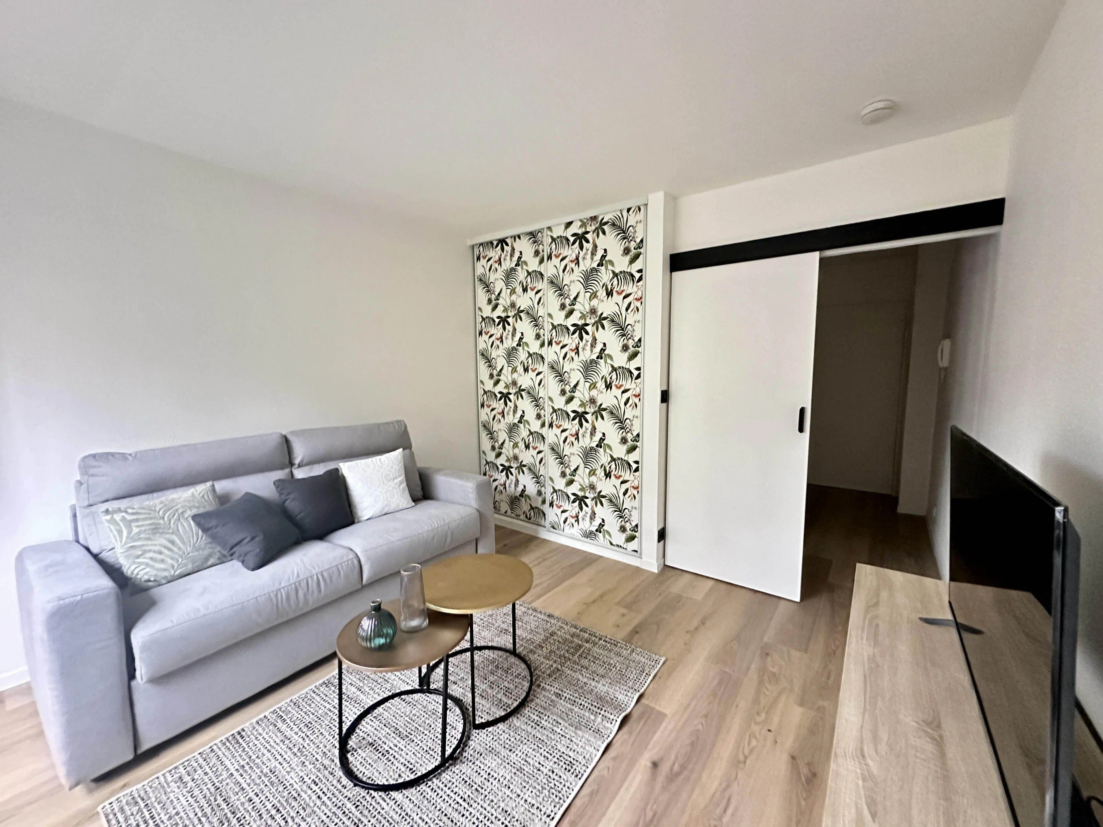 PARIS 14e·25m²·F1·Studio·With furniture