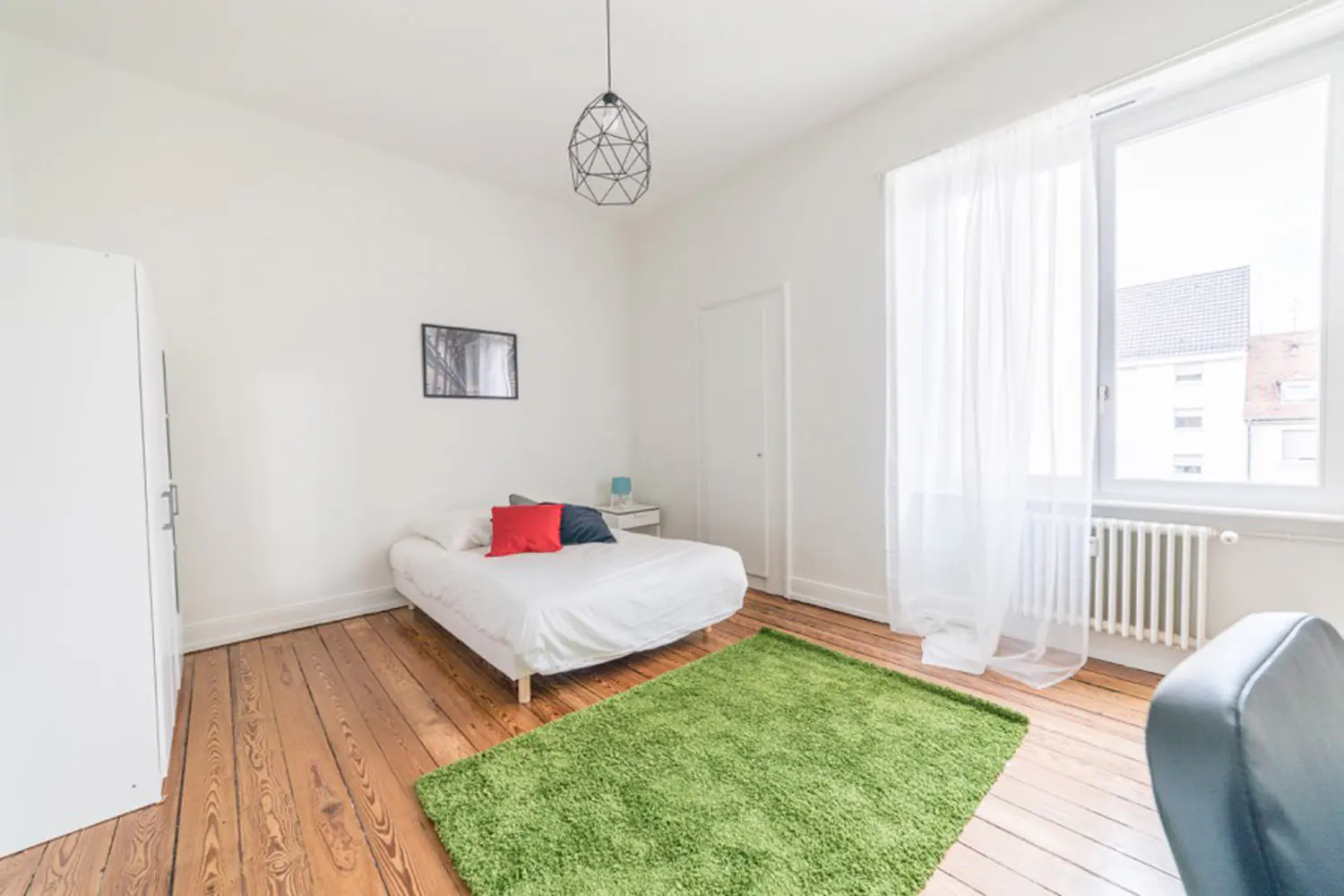 5BR/1BA Rooms view 1