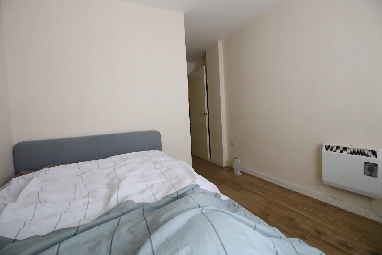 2 Rooms view 1