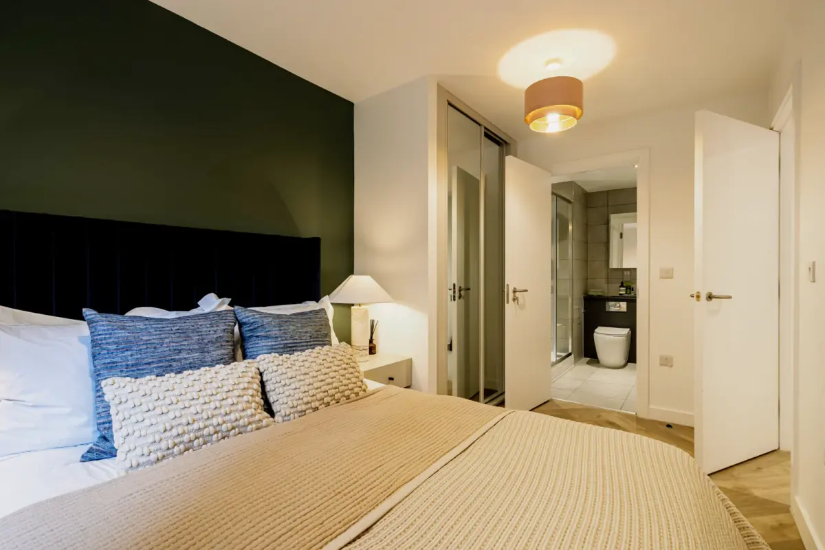 Two Rooms view 4