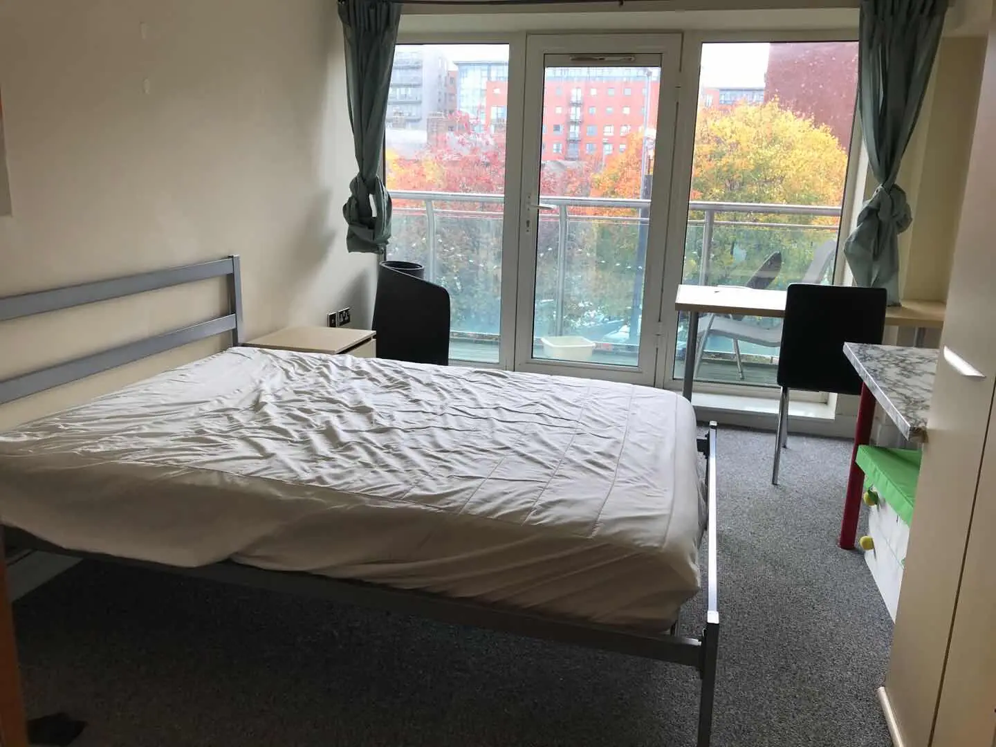 2 Rooms view 1