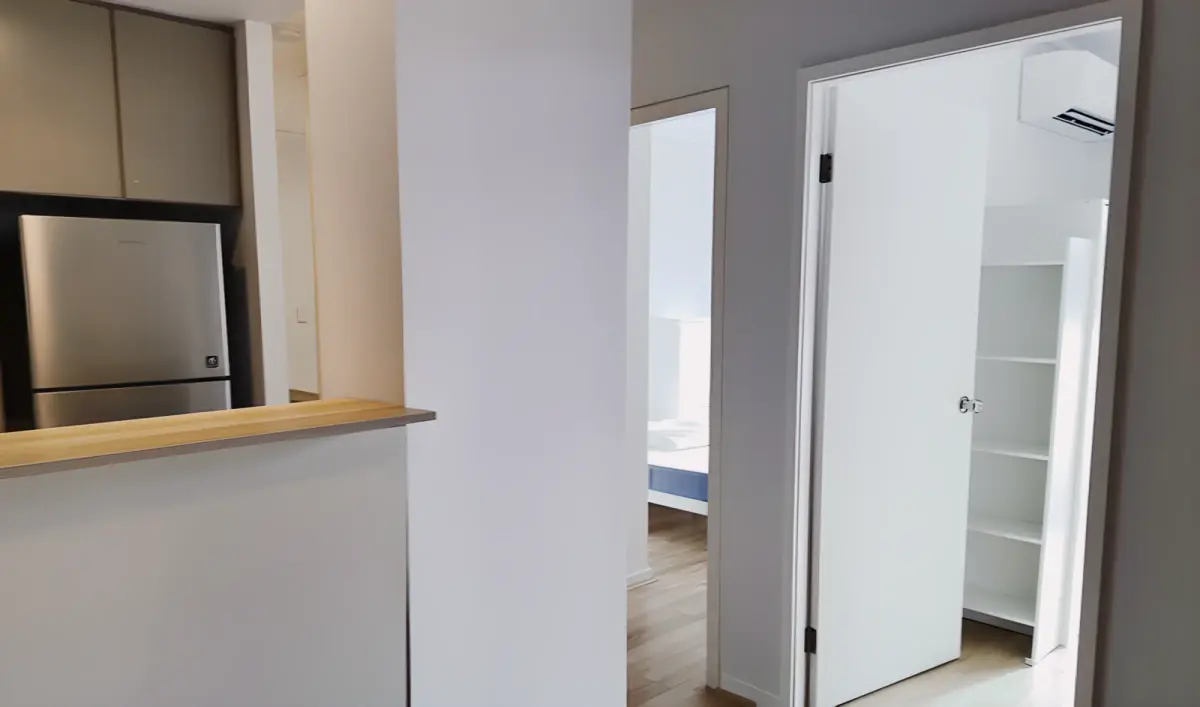 3 Rooms view 4