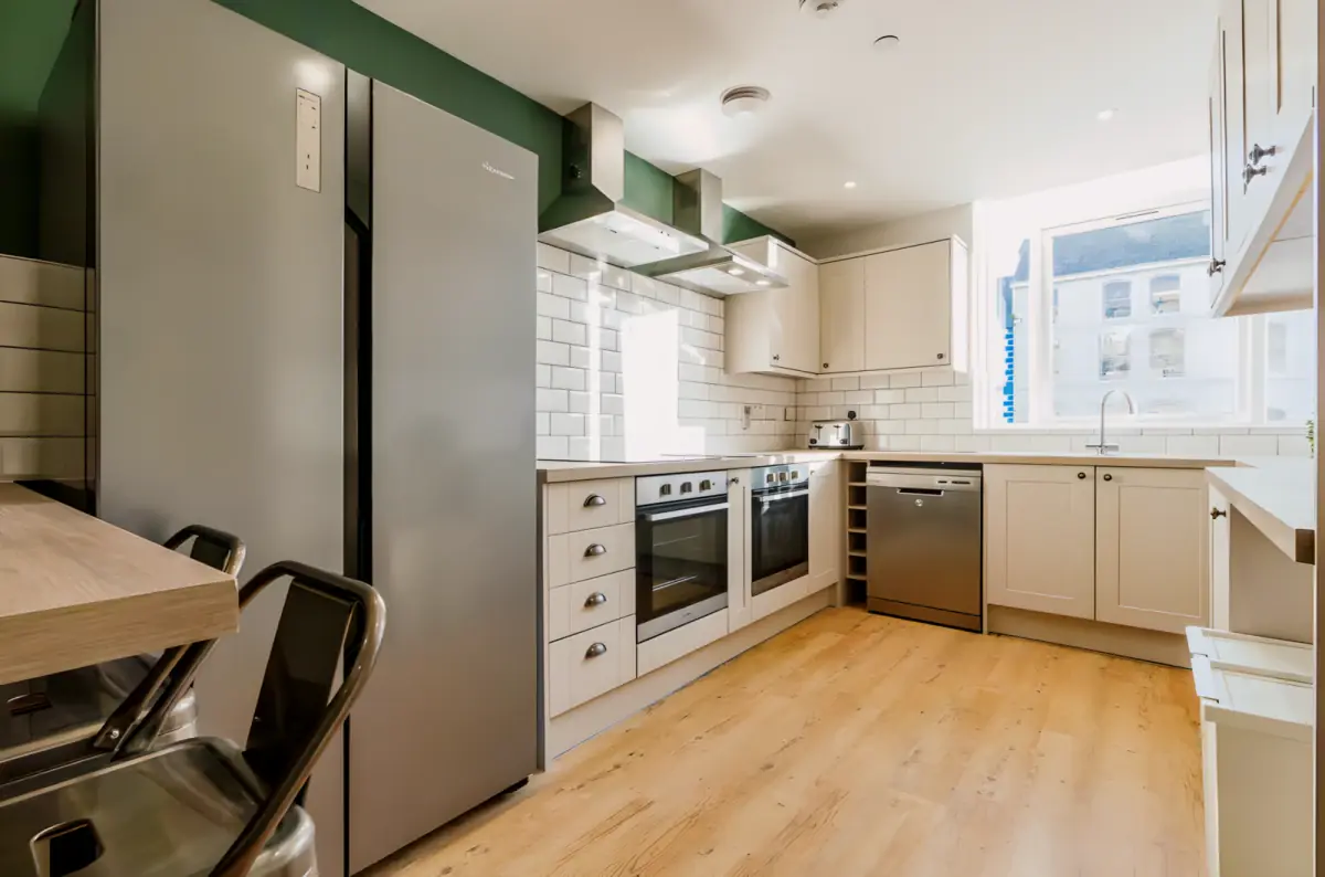 Flat 2, 124 Walter Road