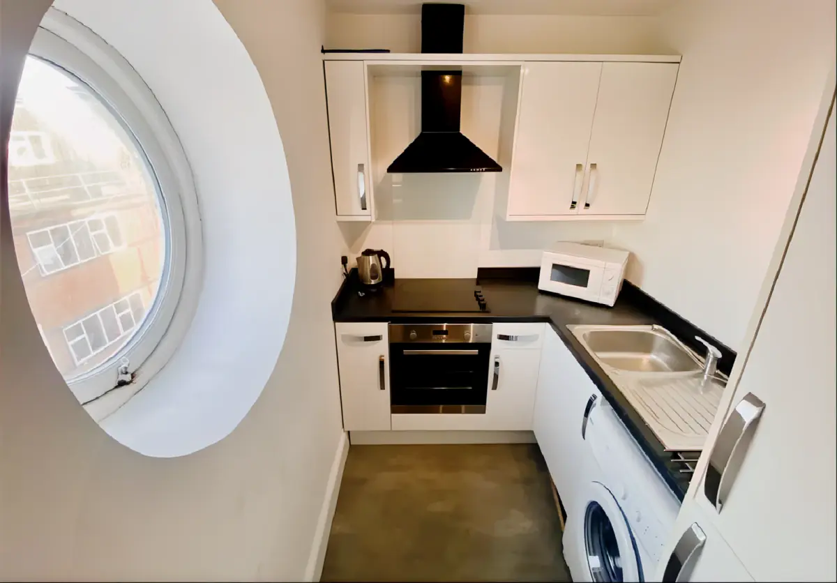 2 Rooms view 1