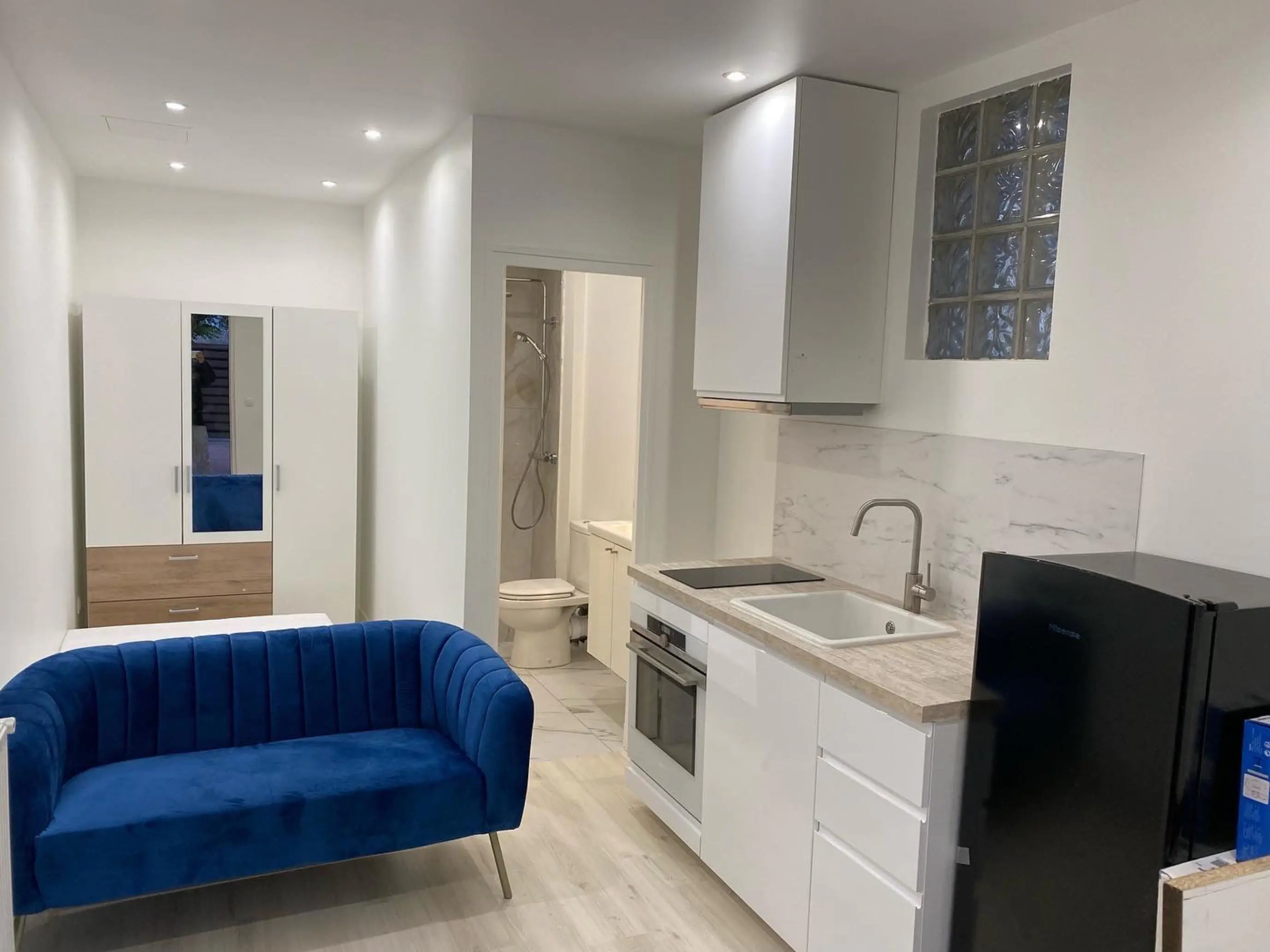 studio near Rue de Valenciennes