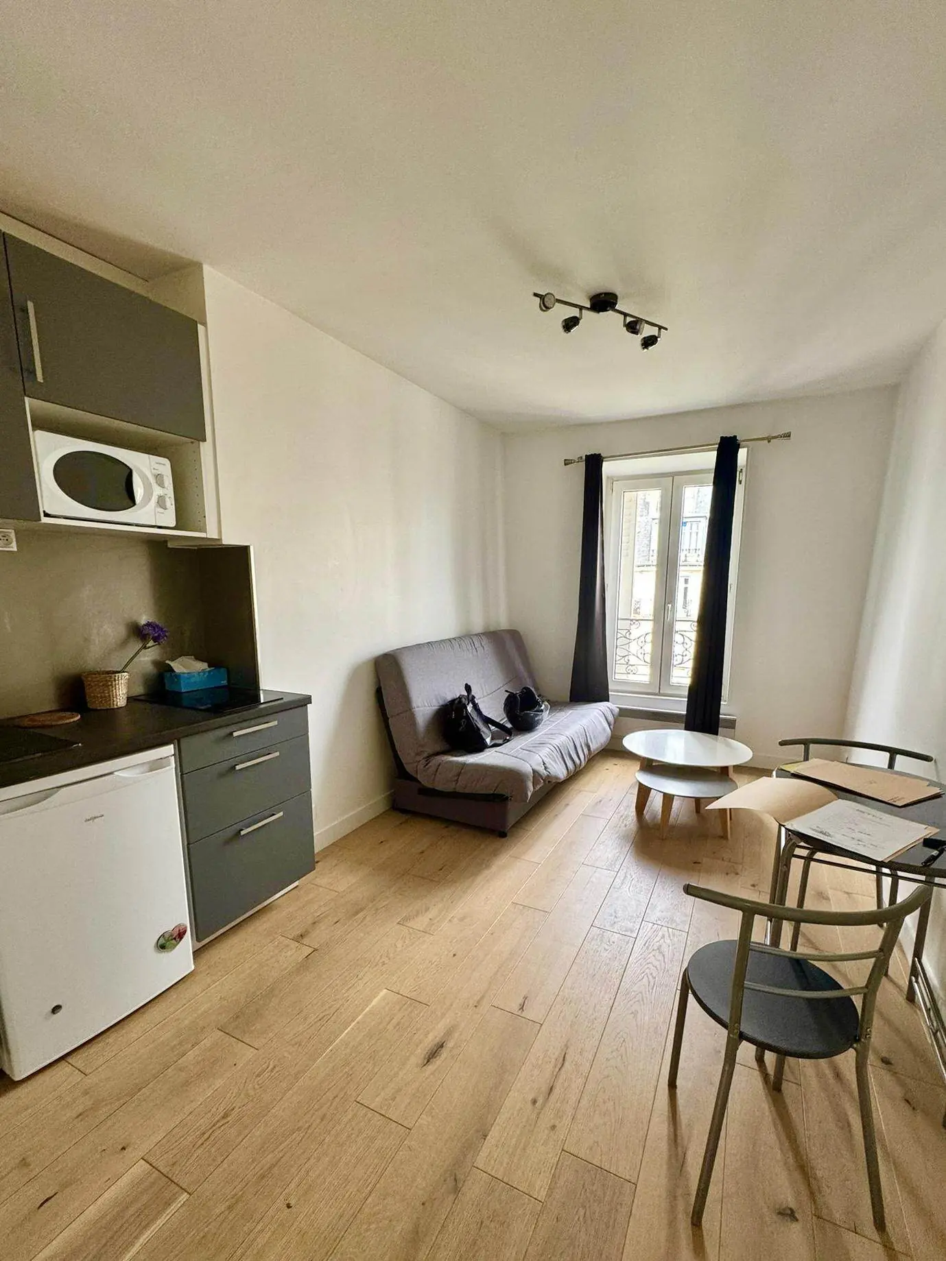 PARIS 11e·27m²·F2·Appartement·With furniture