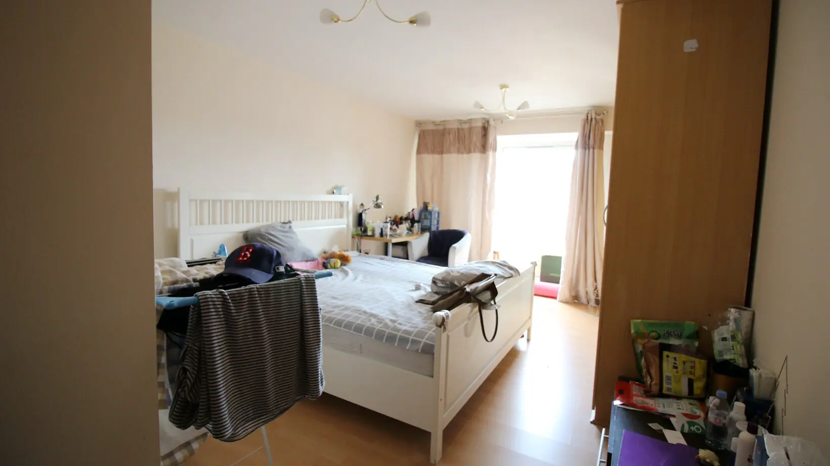 2 Rooms view 1