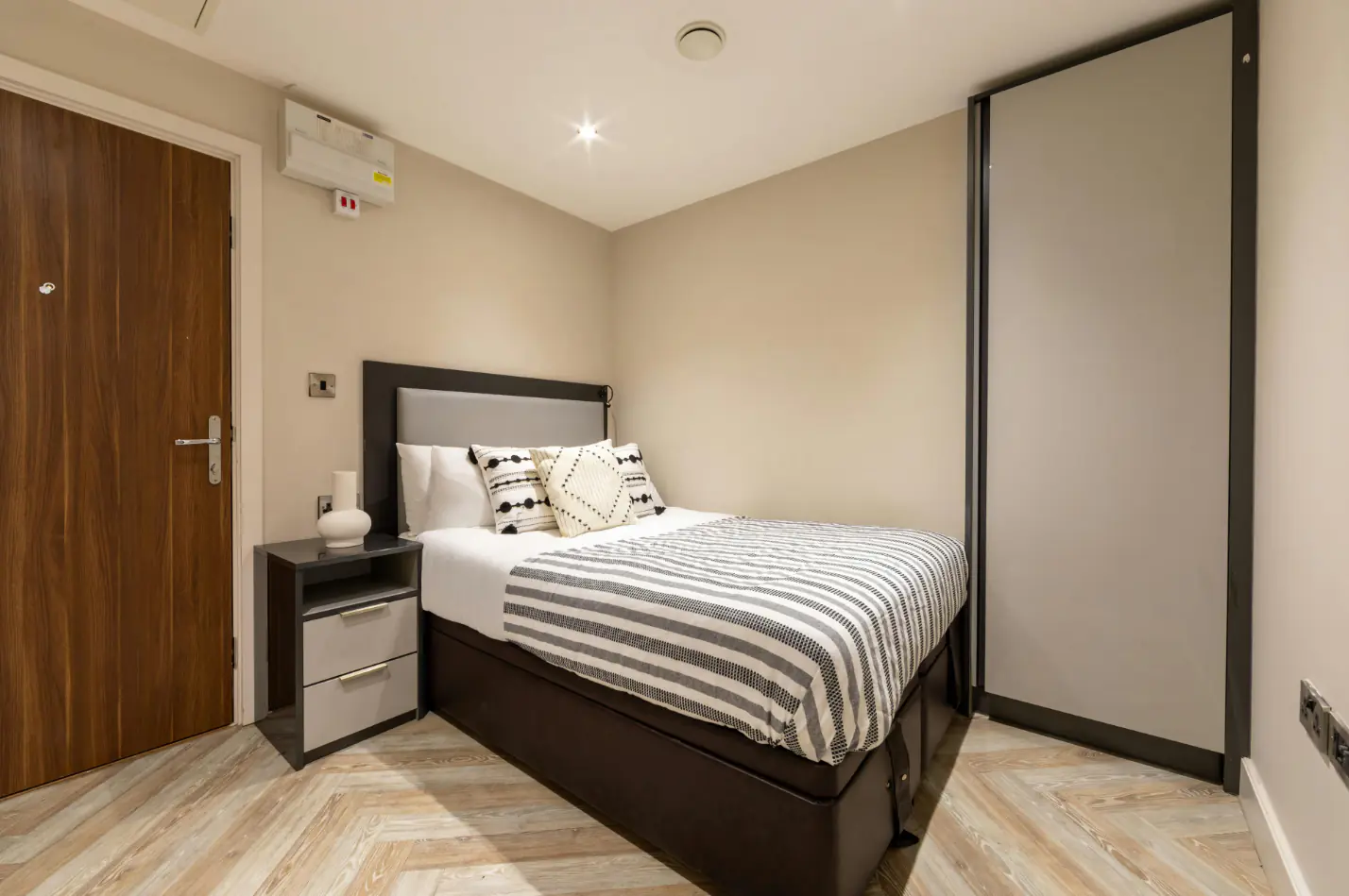 Apartment Rooms view 4