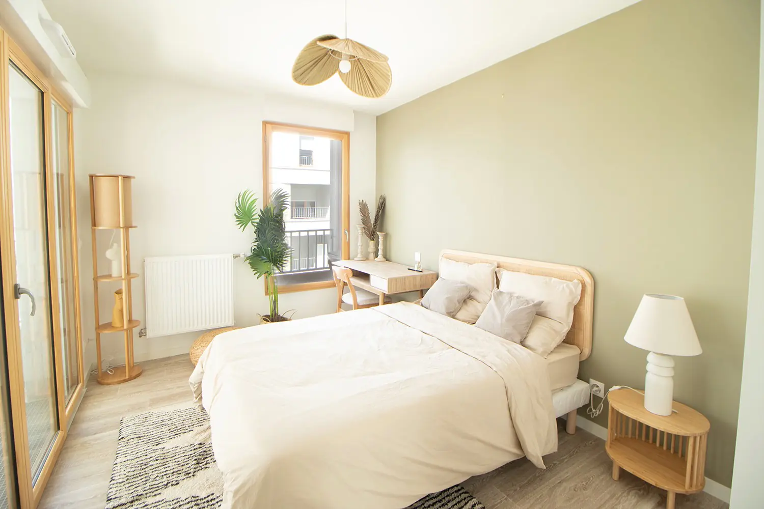 5BR/1BA Rooms view 1