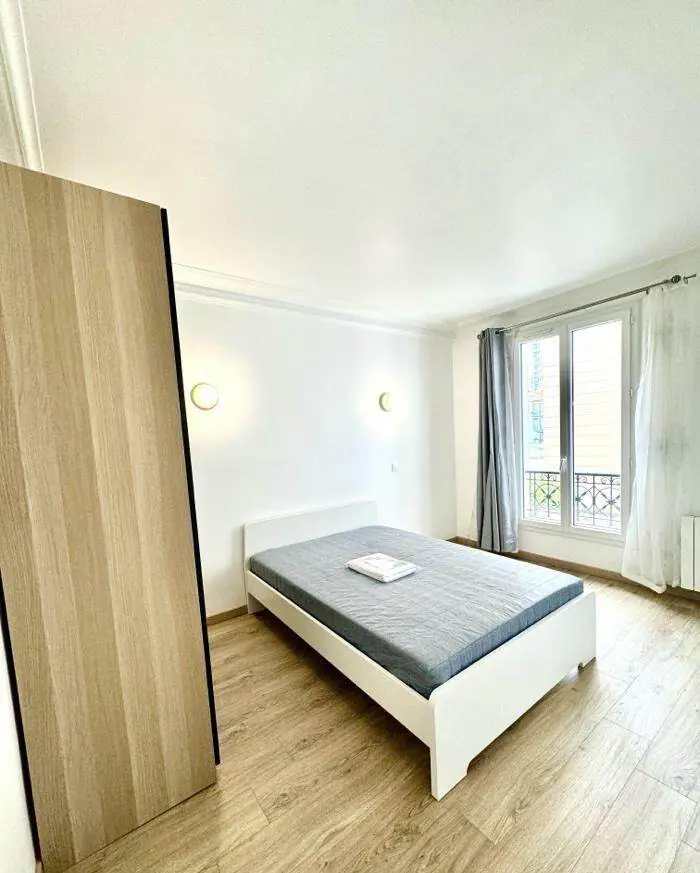 PARIS 19e·25m²·F1·Studio·With furniture