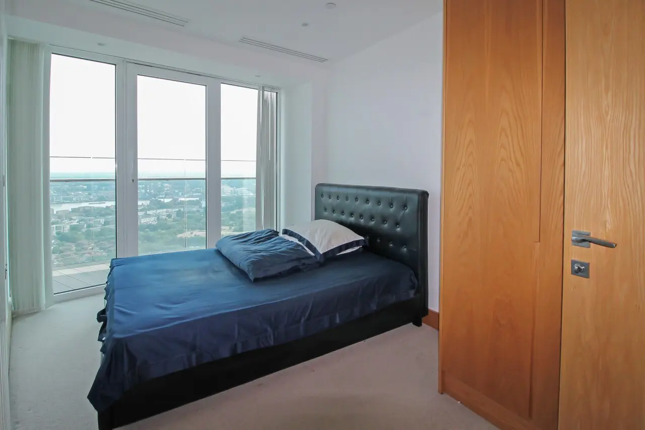 2 Rooms view 1