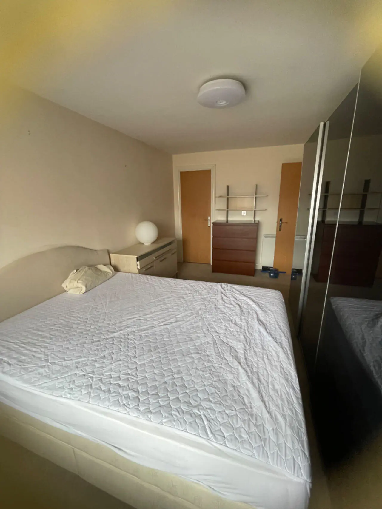 2 Rooms view 1