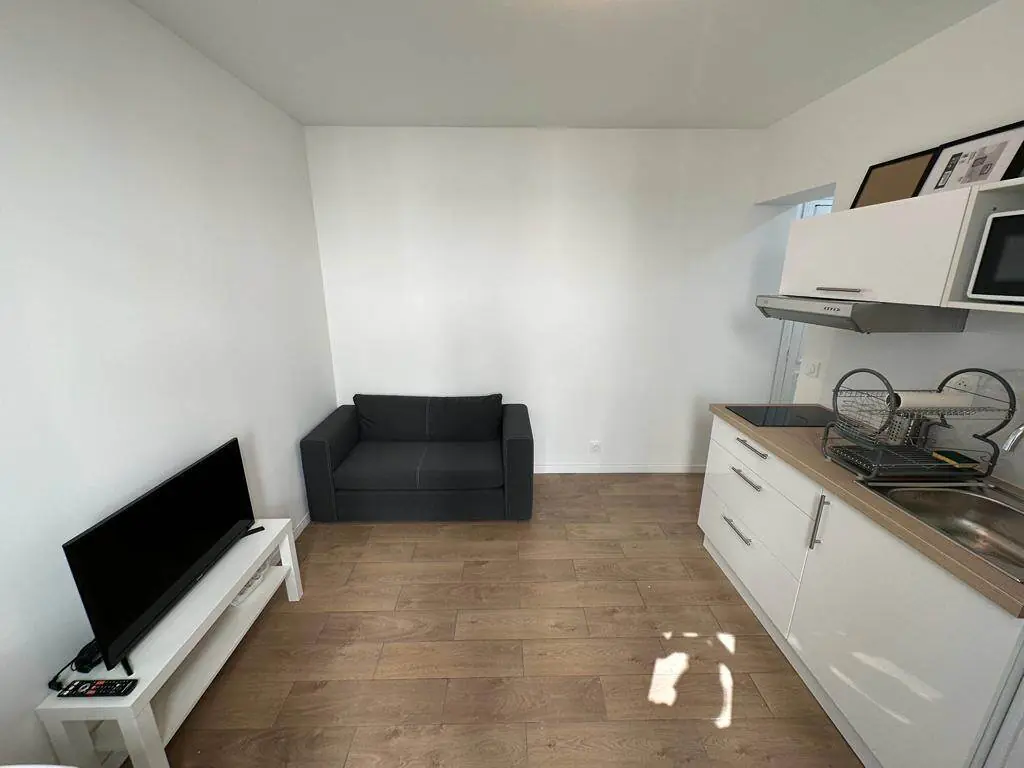 PARIS 11e·26m²·F2·Appartement·With furniture