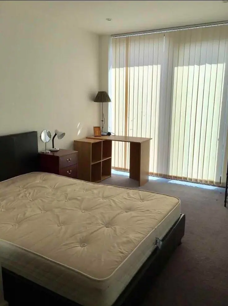 2 Rooms view 1